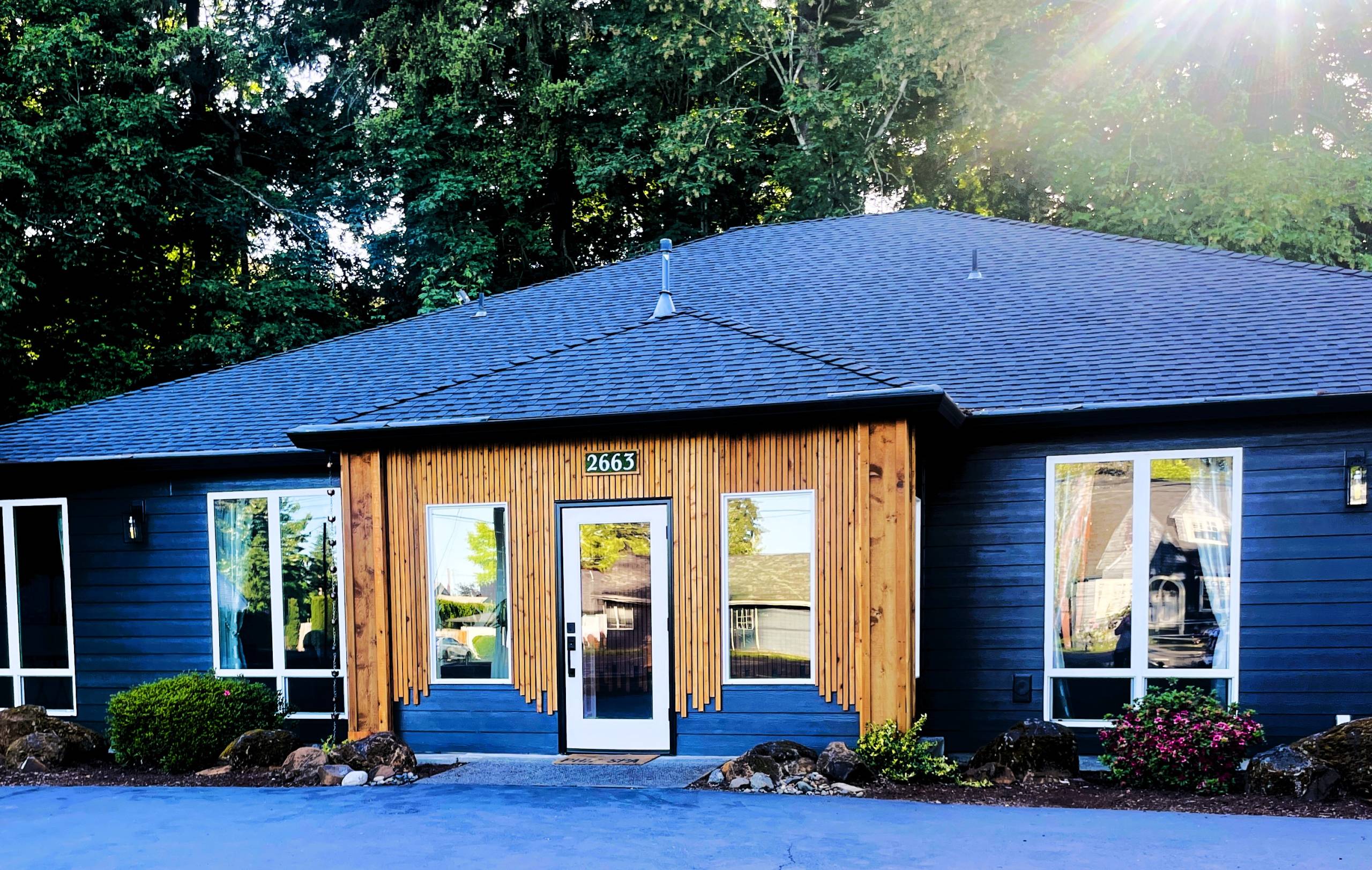 Phiz Spa building at 2663 12th St SE, Salem, Oregon